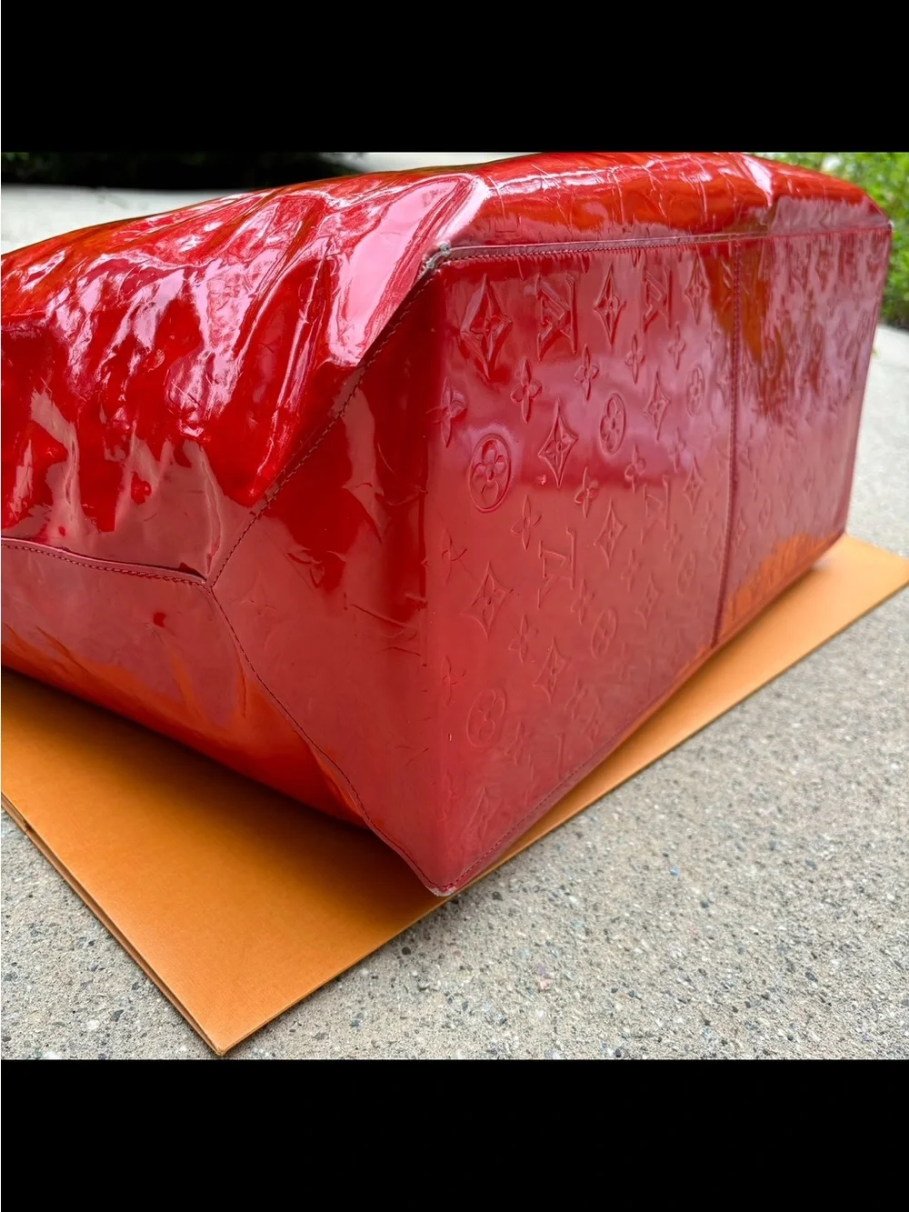 LOUIS VUITTON RED MONOGRAM VERNIS READE GM Tote Oversized Patent Leather